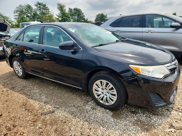 2014 TOYOTA CAMRY