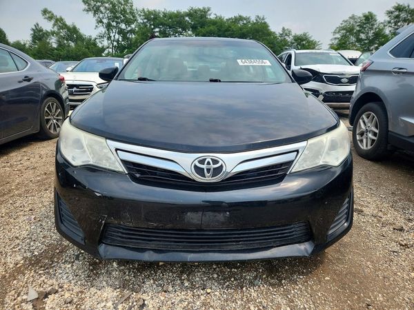 2014 TOYOTA CAMRY