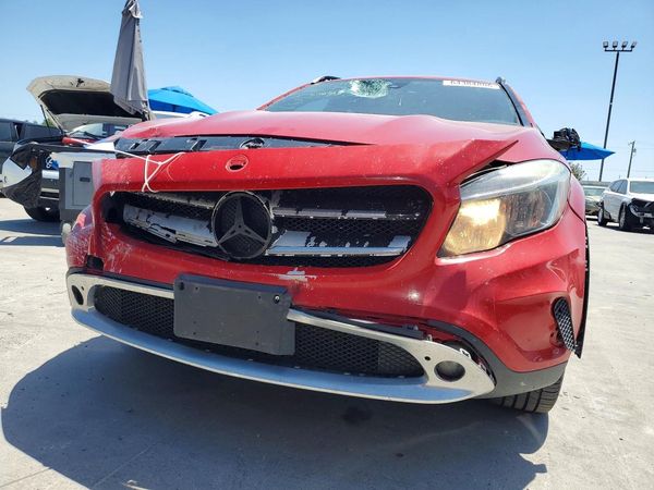 2017 MERCEDES-BENZ GLA GLA250