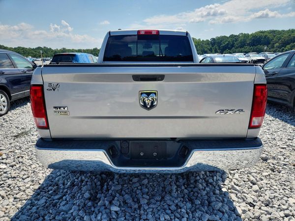 2018 RAM 1500 SLT QUAD CAB 4X4