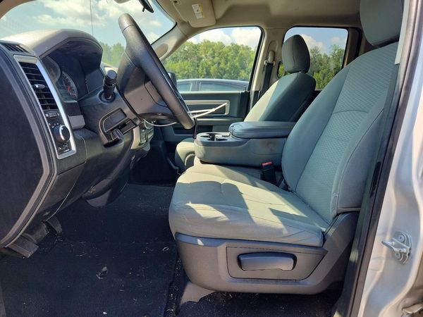 2018 RAM 1500 SLT QUAD CAB 4X4