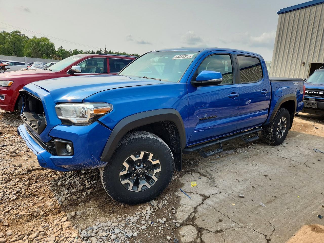 2017 TOYOTA TACOMA