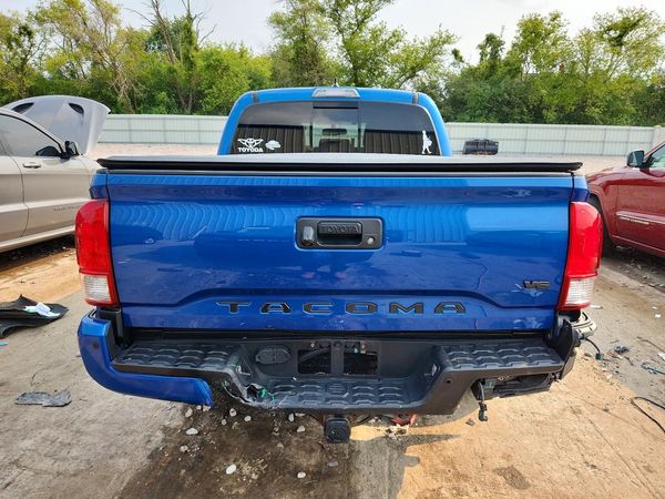 2017 TOYOTA TACOMA