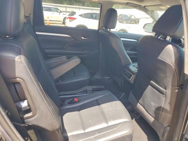 2018 TOYOTA HIGHLANDER SE/XLE