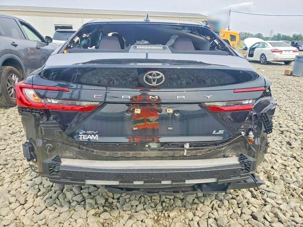 2025 TOYOTA CAMRY