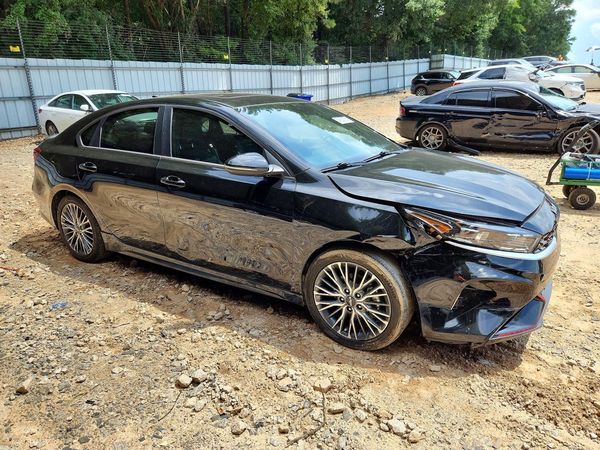 2022 KIA FORTE