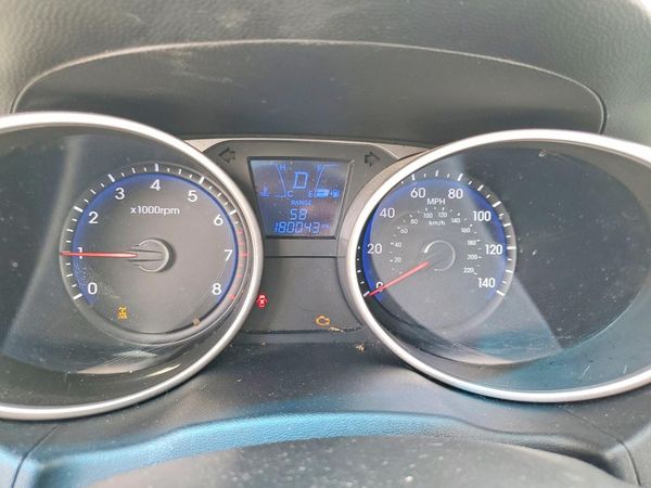 2015 HYUNDAI TUCSON GLS (Middle)