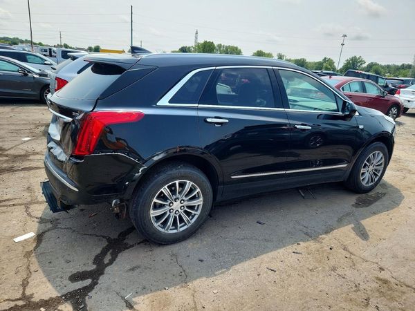 2017 CADILLAC XT5