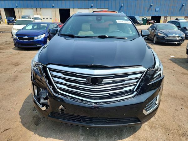 2017 CADILLAC XT5