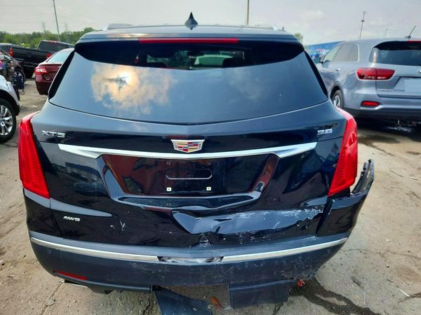 2017 CADILLAC XT5