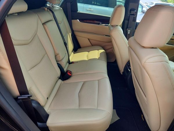 2017 CADILLAC XT5