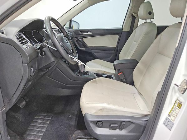 2021 VOLKSWAGEN TIGUAN SE, SE R-Line Black, SEL — DENT