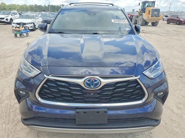 2021 TOYOTA HIGHLANDER