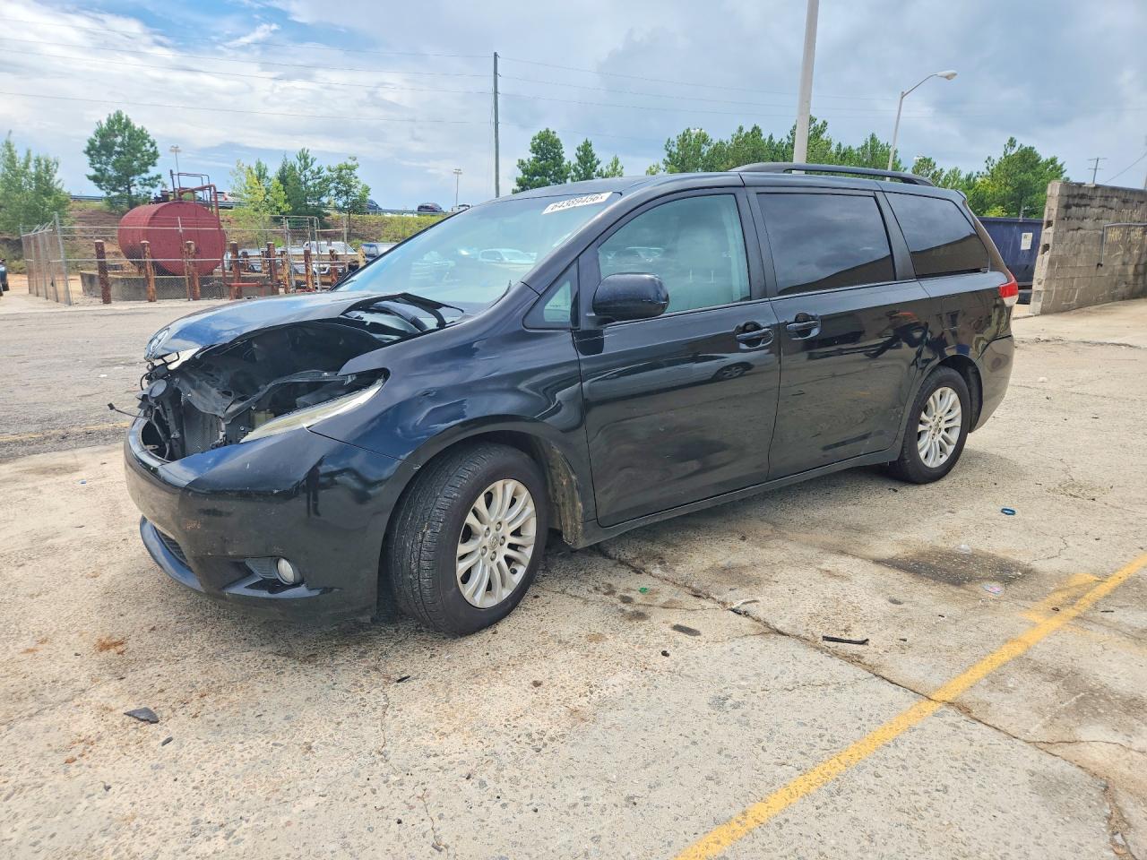 2014 TOYOTA SIENNA