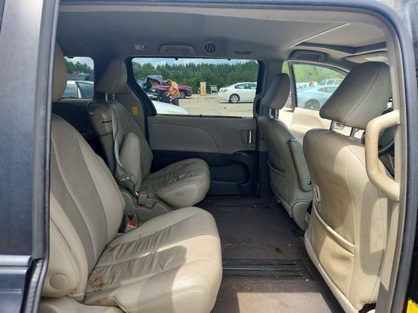 2014 TOYOTA SIENNA