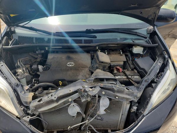 2014 TOYOTA SIENNA