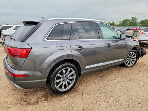 2018 AUDI Q7 quattro Premium Plus
