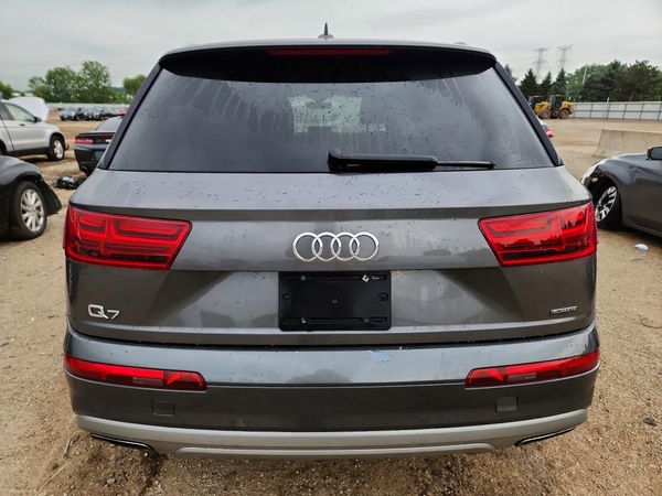 2018 AUDI Q7 quattro Premium Plus
