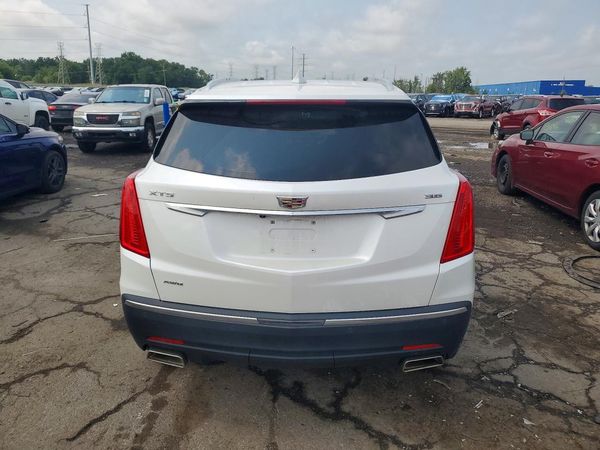 2018 CADILLAC XT5 Luxury