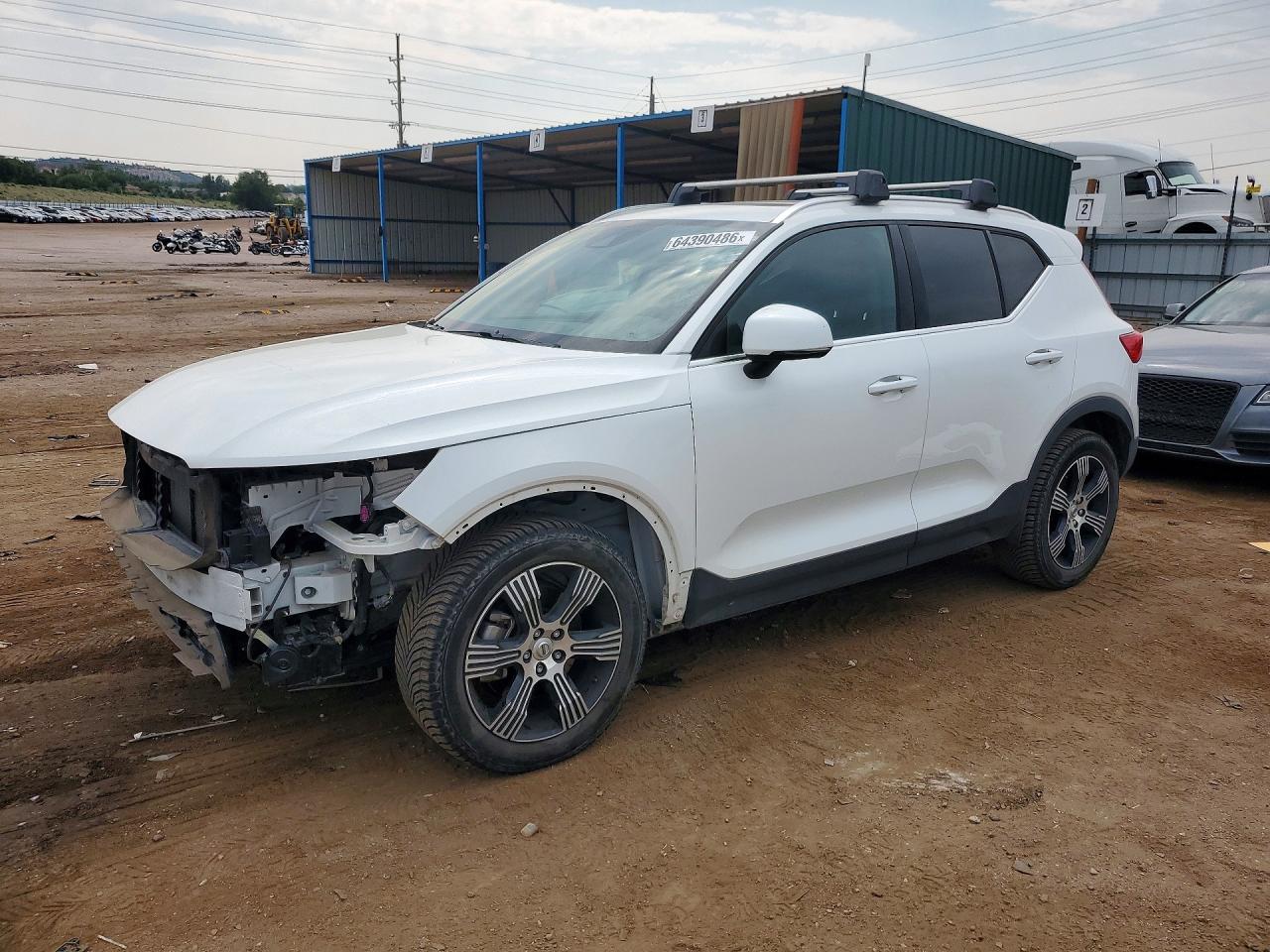 2019 VOLVO XC40