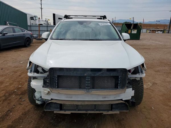 2019 VOLVO XC40