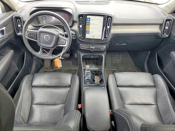 2019 VOLVO XC40