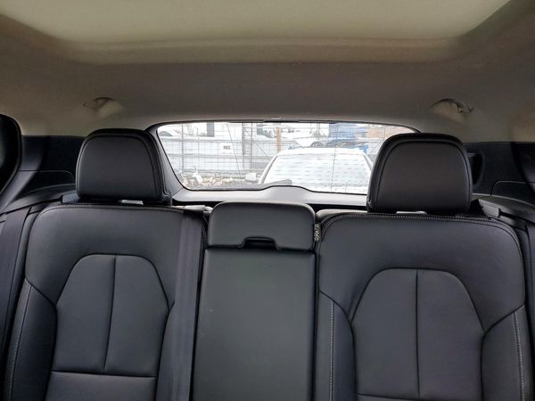 2019 VOLVO XC40
