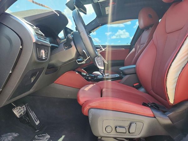 2025 BMW X4 xDrive 30i
