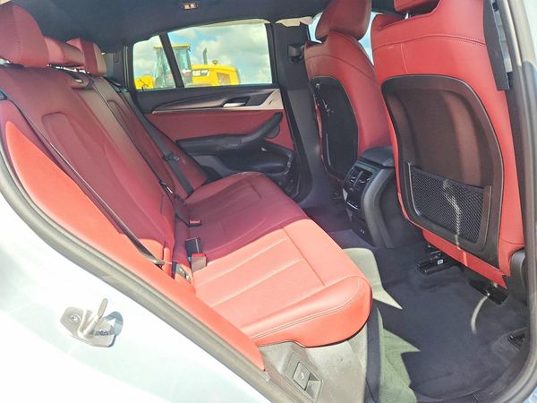 2025 BMW X4 xDrive 30i
