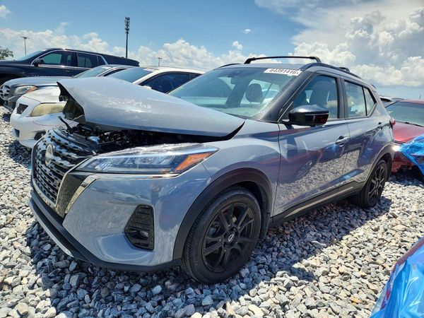 2024 NISSAN KICKS