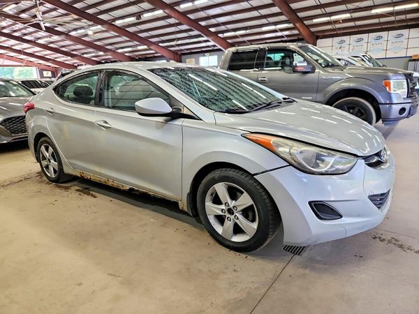 2013 HYUNDAI ELANTRA