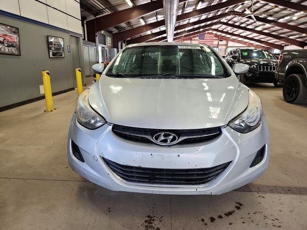 2013 HYUNDAI ELANTRA