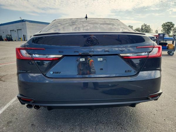 2025 TOYOTA CAMRY