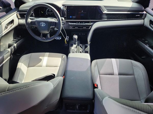 2025 TOYOTA CAMRY
