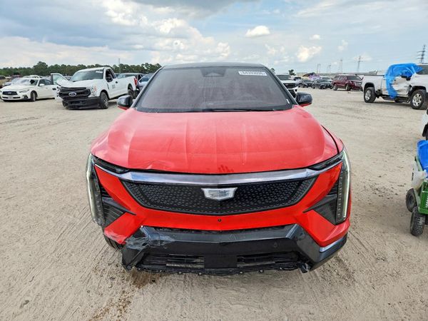 2026 CADILLAC OPTIQ Sport 2