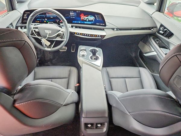 2026 CADILLAC OPTIQ Sport 2