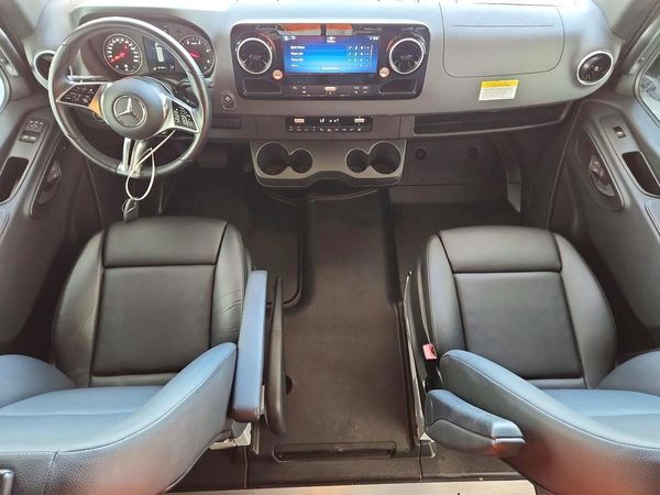 2025 MERCEDES-BENZ SPRINTER