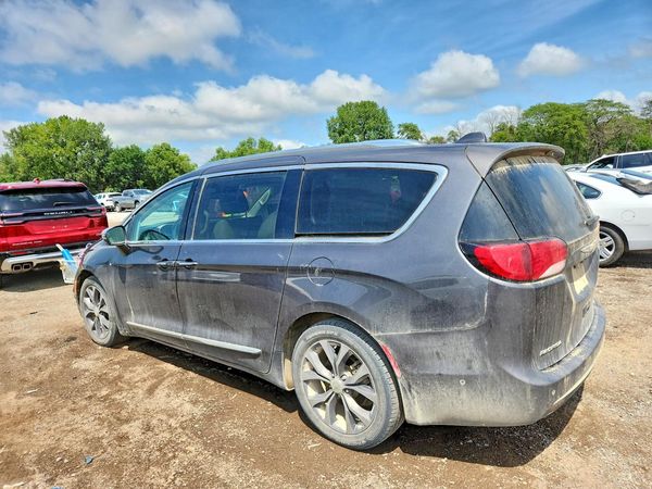 2017 CHRYSLER PACIFICA