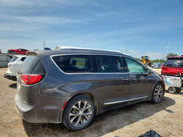 2017 CHRYSLER PACIFICA
