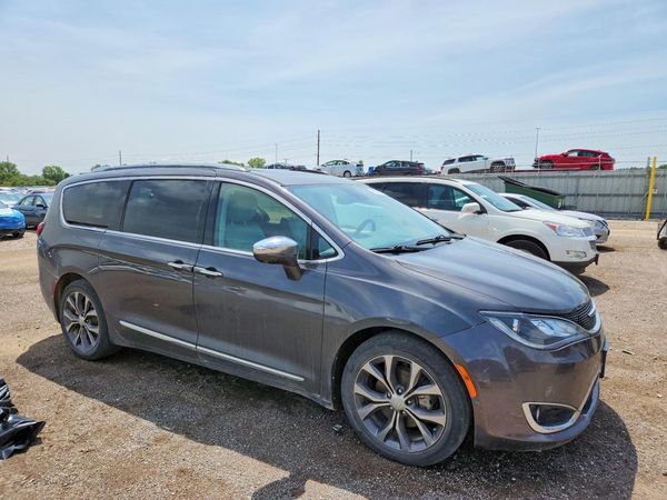 2017 CHRYSLER PACIFICA