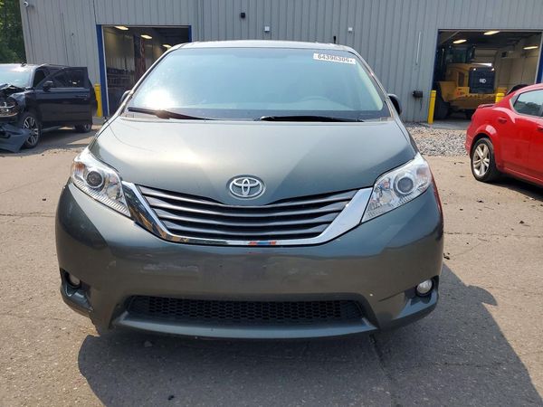 2014 TOYOTA SIENNA