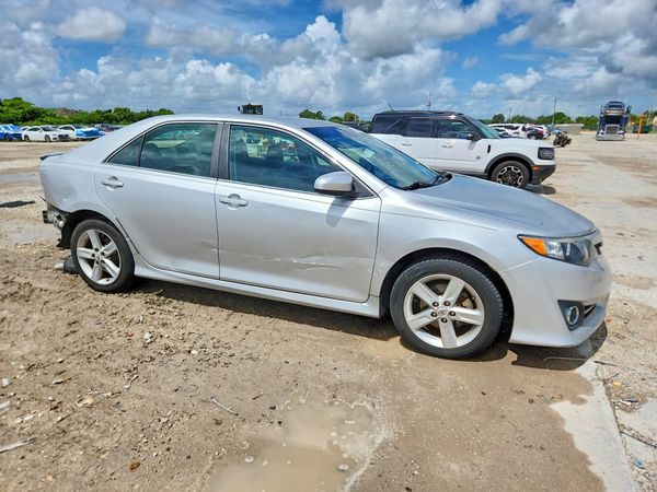 2013 TOYOTA CAMRY