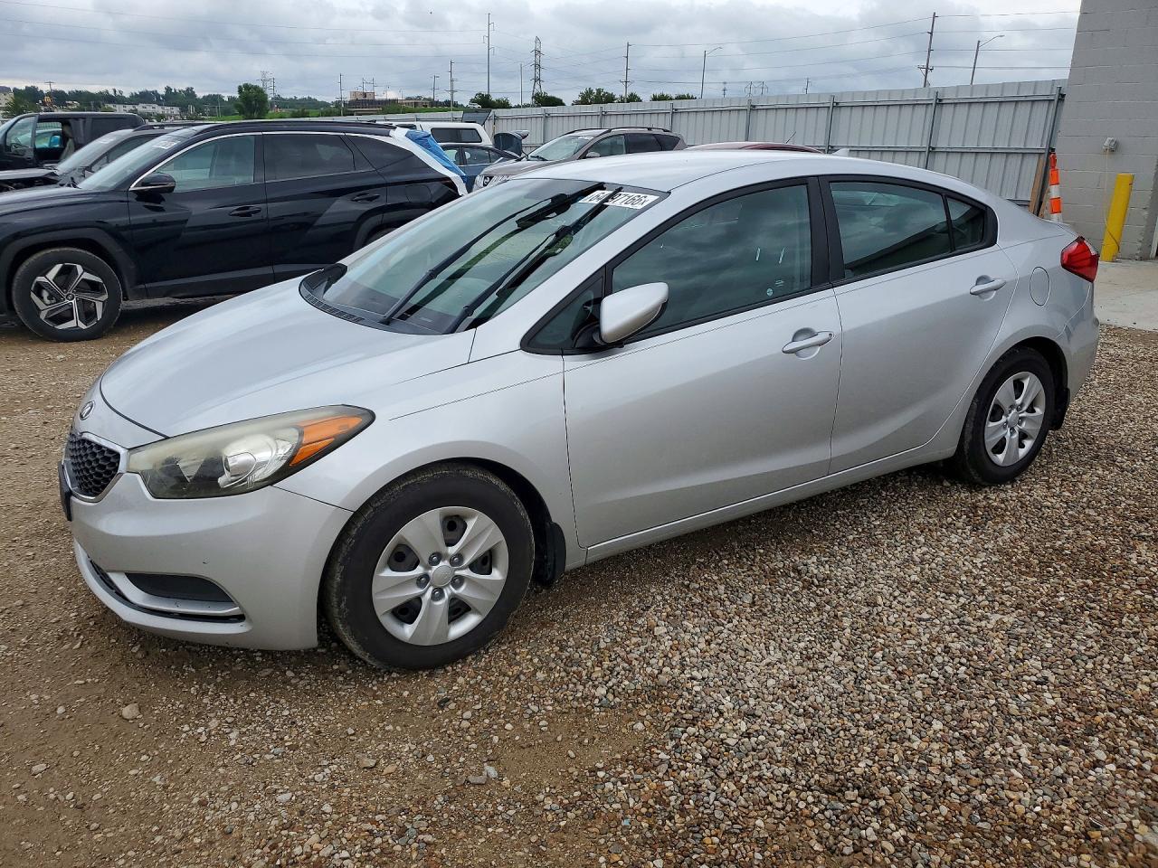 2016 KIA FORTE GL (Middle-Low Grade)