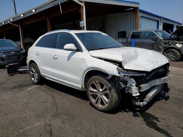 2016 AUDI Q3 quattro Premium Plus — Passenger 3/4
