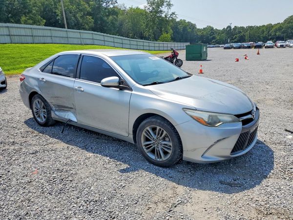 2017 TOYOTA CAMRY LE/SE/XLE/XSE — Passenger 3/4