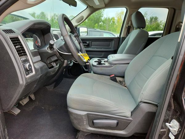 2017 RAM 1500 ST QUAD CAB 4X4