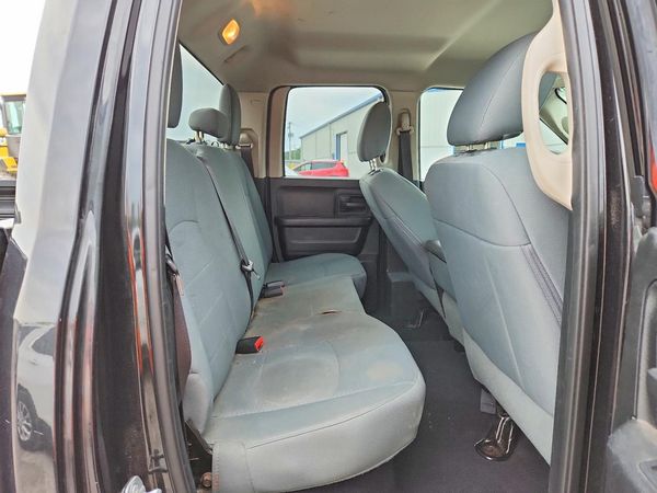 2017 RAM 1500 ST QUAD CAB 4X4