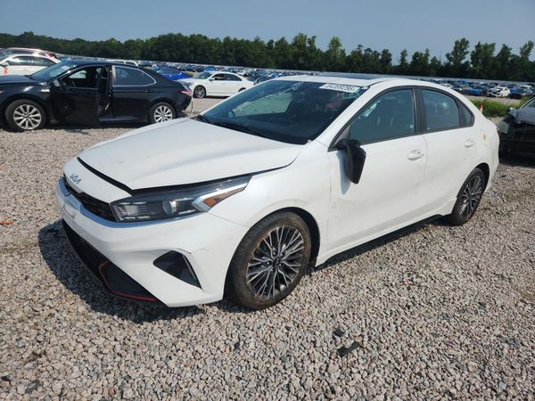 2022 KIA FORTE GT Line