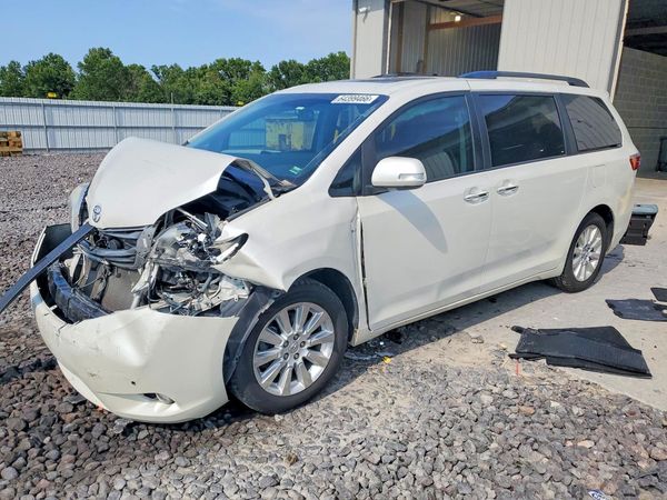 2016 TOYOTA SIENNA