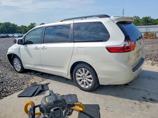 2016 TOYOTA SIENNA